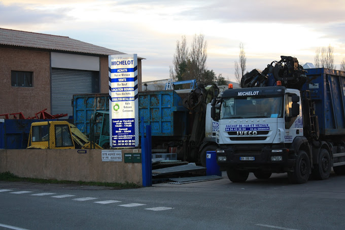 Aperçu des activités de la casse automobile MICHELOT située à GRIMAUD (83310)